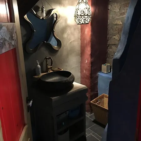 Kleinovos Πανσιόν *